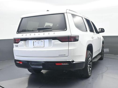 Bright White Clearcoat 2024 Jeep Wagoneer Series II