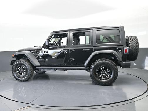Black Clearcoat 2026 Jeep Wrangler Willys