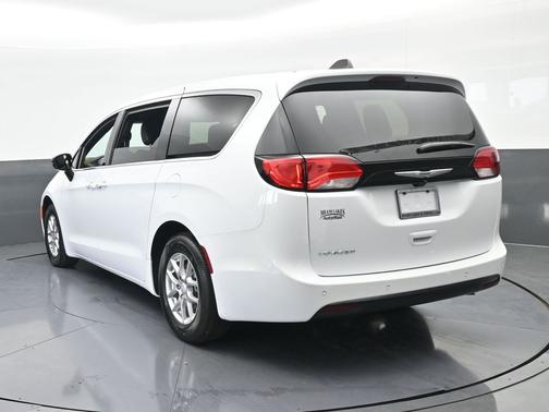 Bright White Clearcoat 2026 Chrysler Voyager LX