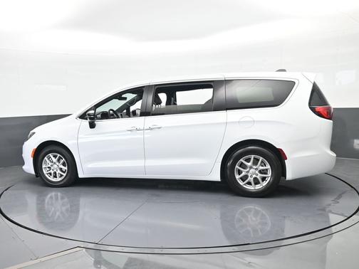 Bright White Clearcoat 2026 Chrysler Voyager LX