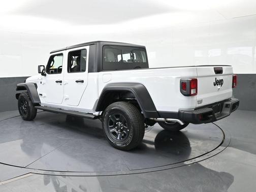 2026 Jeep Gladiator Sport