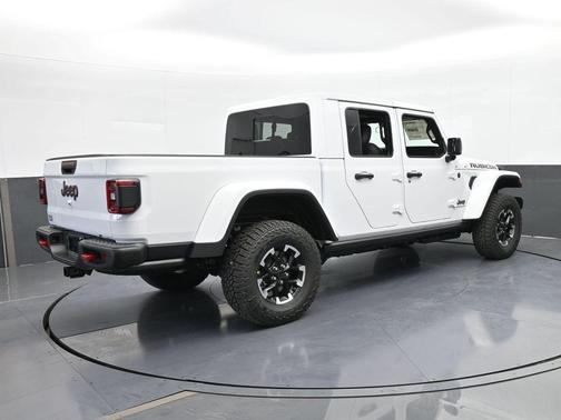 Bright White Clearcoat 2026 Jeep Gladiator Rubicon
