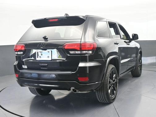 Diamond Black 2021 Jeep Grand Cherokee Laredo X