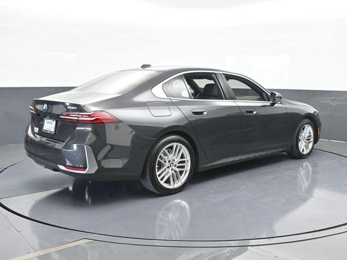 2024 BMW 530 i