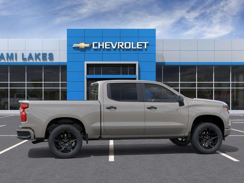 White Sand 2026 Chevrolet Silverado 1500 Custom