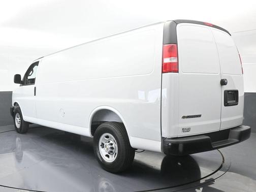 2025 Chevrolet Express 2500 Work Van