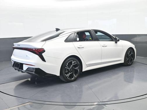 Snow White Pearl 2025 Kia K5 GT-Line