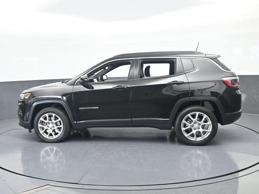 Diamond Black 2024 Jeep Compass Latitude Lux