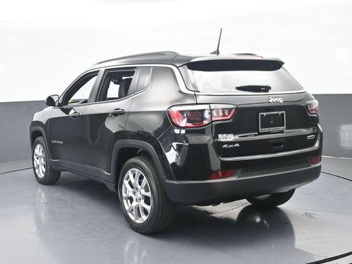 Diamond Black 2024 Jeep Compass Latitude Lux