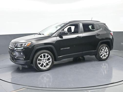 Diamond Black 2024 Jeep Compass Latitude Lux
