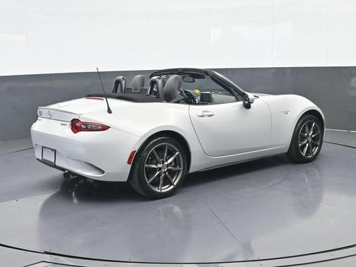 2016 Mazda MX-5 Miata Grand Touring