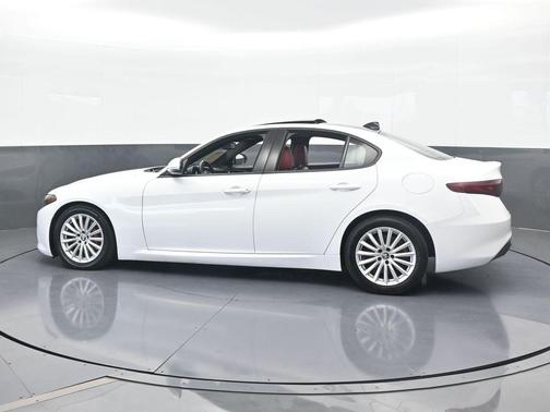 2023 Alfa Romeo Giulia Base