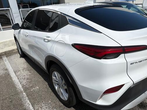 Summit White 2025 Buick Envista Preferred