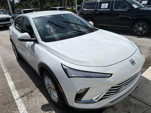 Summit White 2025 Buick Envista Preferred