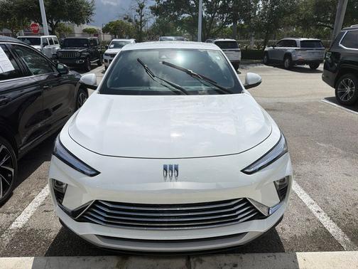 Summit White 2025 Buick Envista Preferred