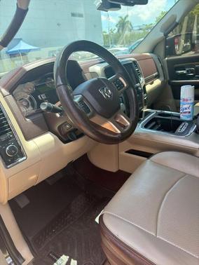 Brilliant Black Crystal Pearlcoat 2018 RAM 1500 Longhorn
