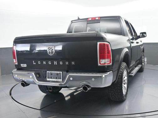 Brilliant Black Crystal Pearlcoat 2018 RAM 1500 Longhorn