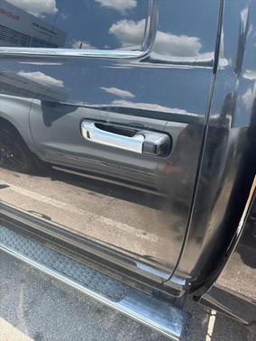Brilliant Black Crystal Pearlcoat 2018 RAM 1500 Longhorn