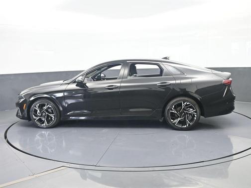 Aurora Black Pearl 2025 Kia K5 GT-Line