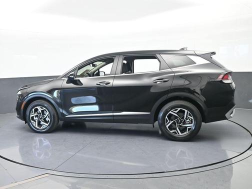 Fusion Orange 2024 Kia Sportage LX