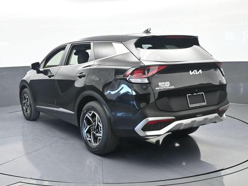 Fusion Orange 2024 Kia Sportage LX