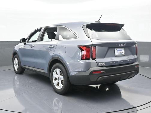 2022 Kia Sorento LX
