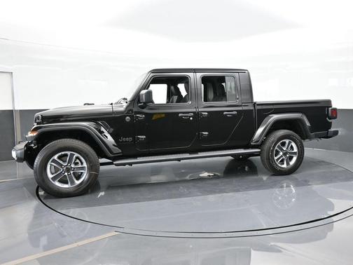 2024 Jeep Gladiator Sport