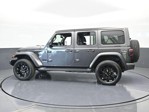 2021 Jeep Wrangler Unlimited Sahara Altitude