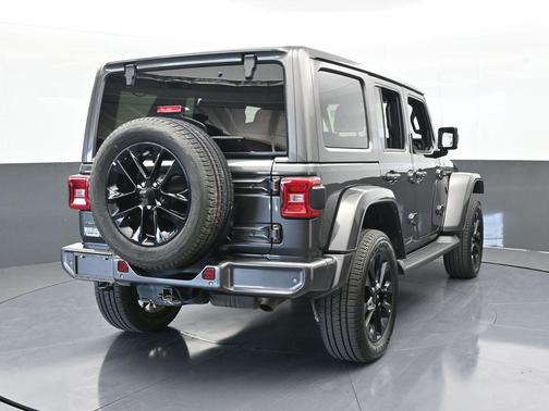 2021 Jeep Wrangler Unlimited Sahara Altitude