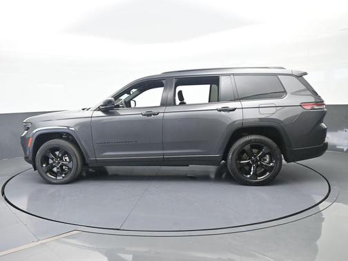 Metallic 2023 Jeep Grand Cherokee L Laredo