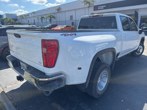 Summit White 2024 Chevrolet Silverado 3500 LT