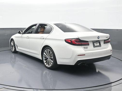 2021 BMW 530 i
