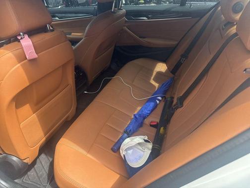 2021 BMW 530 i