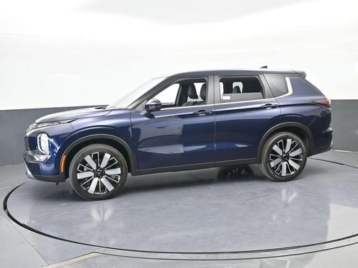 Blue Metallic 2026 Mitsubishi Outlander SE