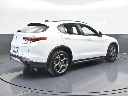 2022 Alfa Romeo Stelvio Ti