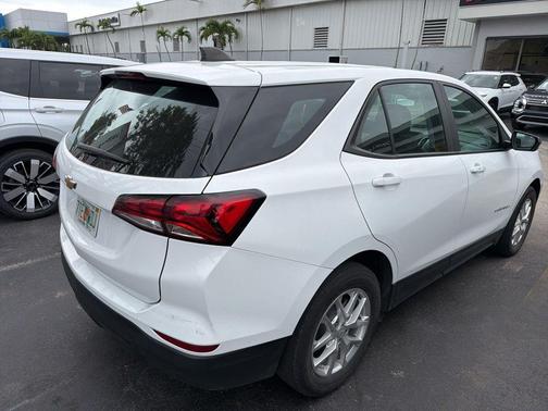 2022 Chevrolet Equinox LS