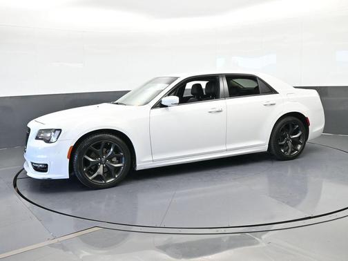 2023 Chrysler 300 Touring L
