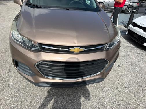 Sandy Ridge Metallic 2018 Chevrolet Trax LS