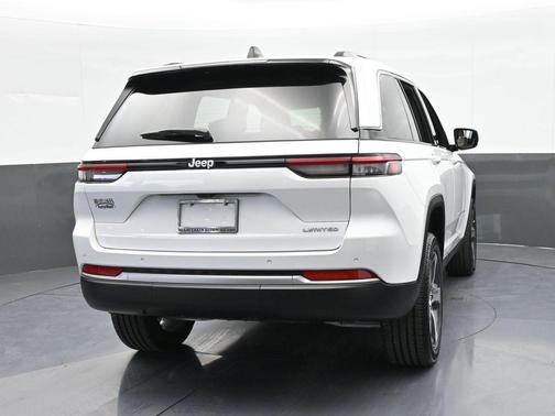 Bright White Clearcoat 2026 Jeep Grand Cherokee Limited