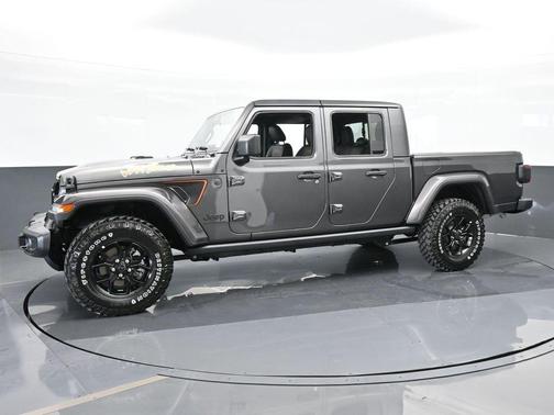 2024 Jeep Gladiator Sport