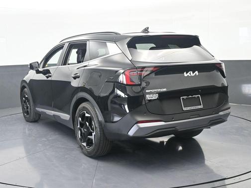 Ebony Black 2026 Kia Sportage EX