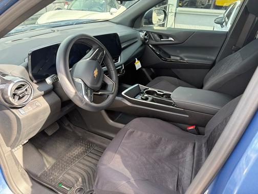 Lakeshore Blue Metallic 2026 Chevrolet Equinox LT