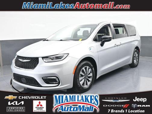 2024 Chrysler Pacifica Hybrid Select