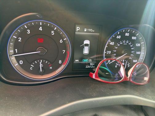 2023 Hyundai KONA SEL