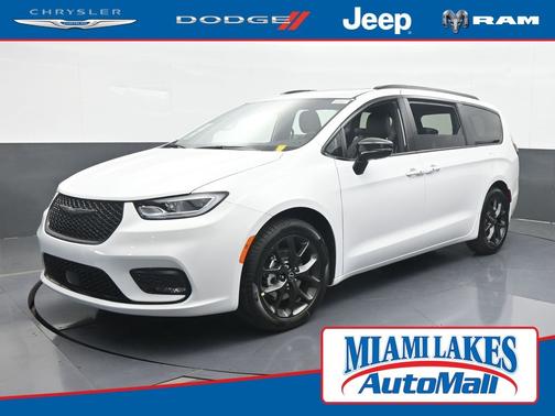 Bright White Clearcoat 2026 Chrysler Pacifica Limited
