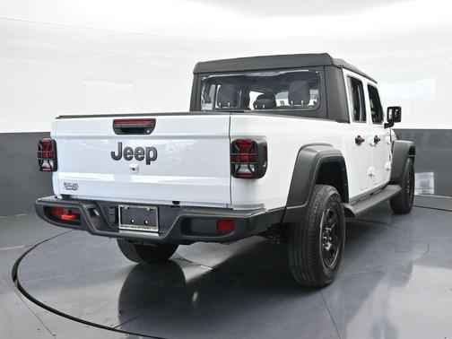 2022 Jeep Gladiator Sport