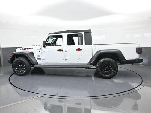 2022 Jeep Gladiator Sport