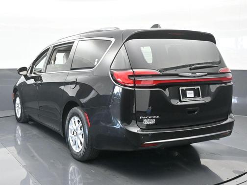 2021 Chrysler Pacifica Touring-L