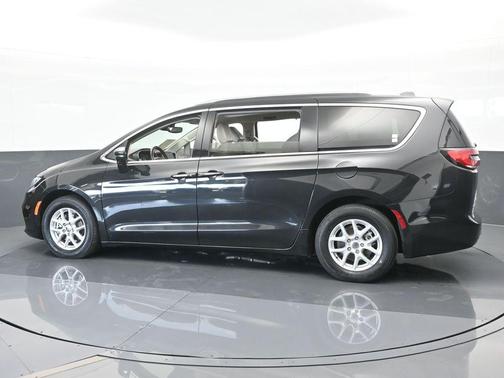 2021 Chrysler Pacifica Touring-L
