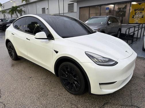 White 2022 Tesla Model Y Long Range